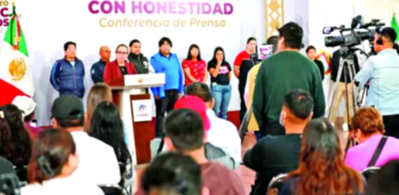 Ecatepec otorga becas de $1,250 mensuales para transporte universitario