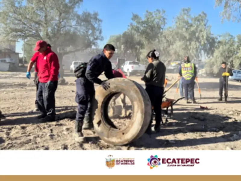 Ecatepec realiza limpieza de barrancas en Santa María Chiconautla para prevenir inundaciones