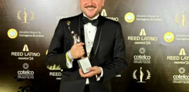 Efraín Hernández gana premio Reed Latino 2024 por spot electoral en internet