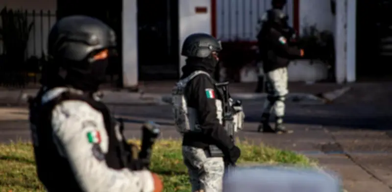 Ejército y Guardia Nacional aseguran arsenal de 21 armas en Namiquipa, Chihuahua