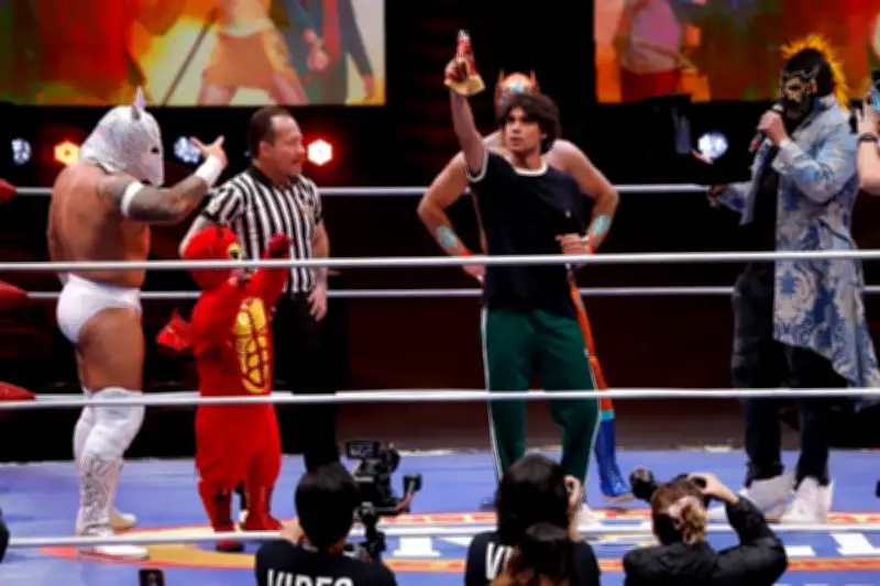 El actor de One Piece se sube al cuadrilátero para una pelea de lucha libre