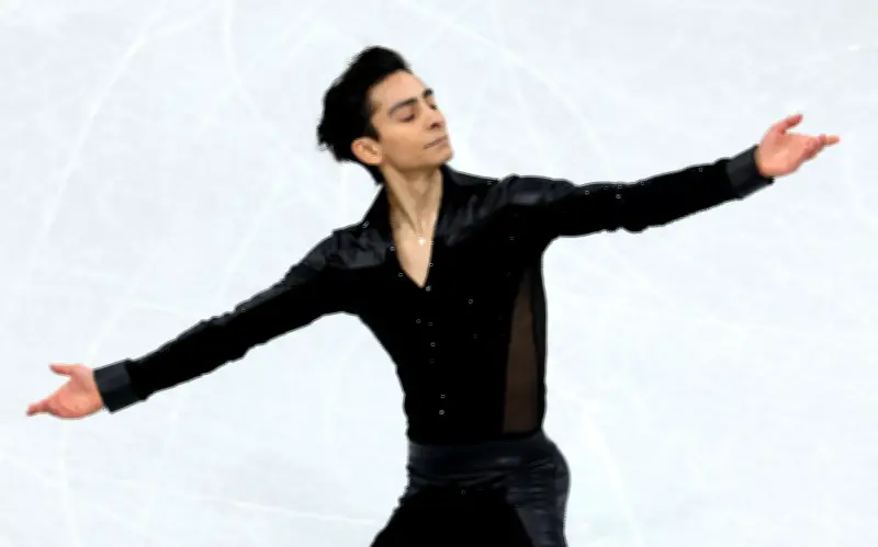 El diseñador canadiense detrás del icónico traje de Elvis de Donovan Carrillo