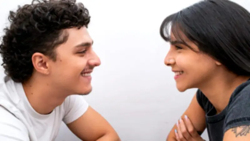 El experimento de las 36 preguntas para enamorarse de cualquier persona