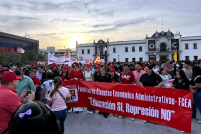 El PT marcha en el centro de la CDMX a 50 años de la represión del 2 de octubre