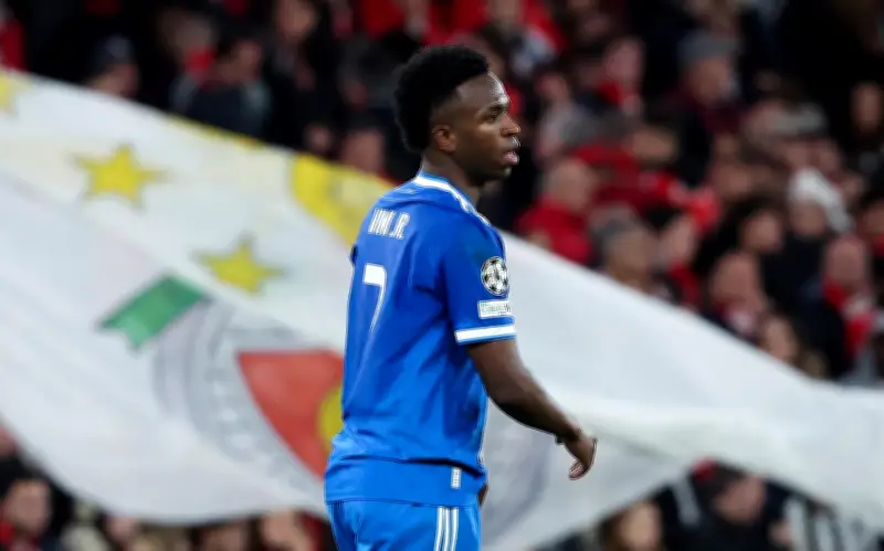 El Racismo Persiste en el Fútbol Mundial: Casos de Vinicius Jr. y Más en México