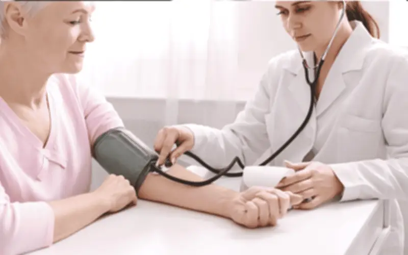 El Ritmo Circadiano: Cómo la Presión Arterial Cambia Entre el Día y la Noche