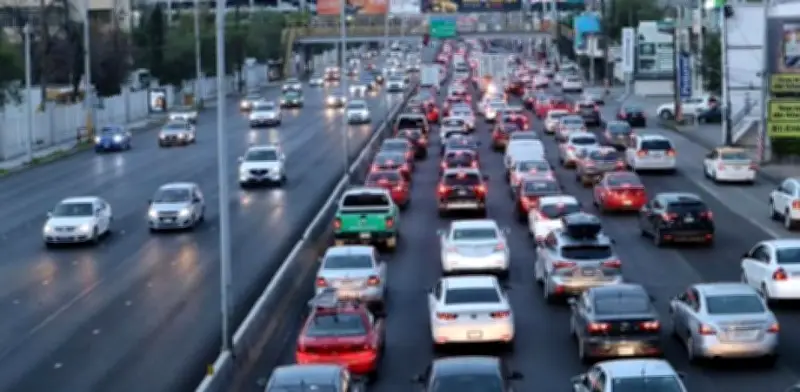 El Tráfico y Transporte Público en Nuevo León Impactan Gravemente la Salud Mental