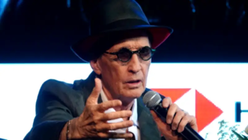 Emmanuel hospitalizado por crisis de vértigo antes de concierto con Mijares en Morelos