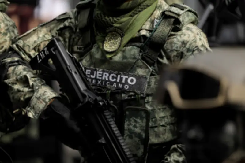 Empresa señalada por simular competencia es proveedora clave de Sedena y Semar