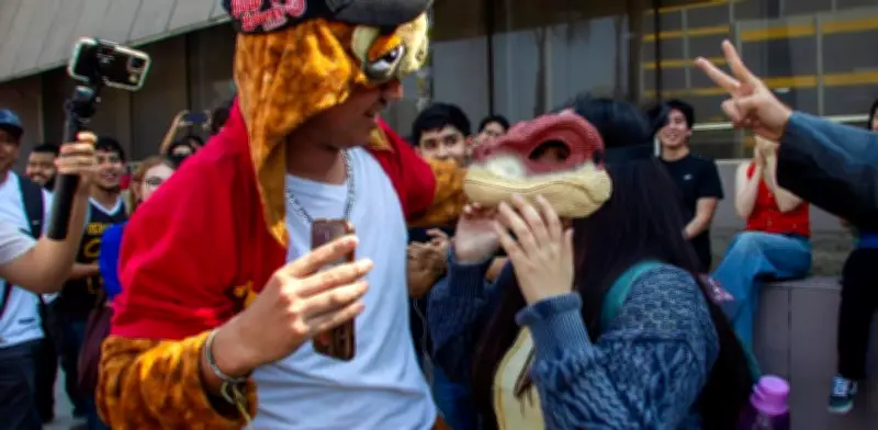 Encuentro Therian en la UANL fracasa: solo dos asistentes y permisos denegados