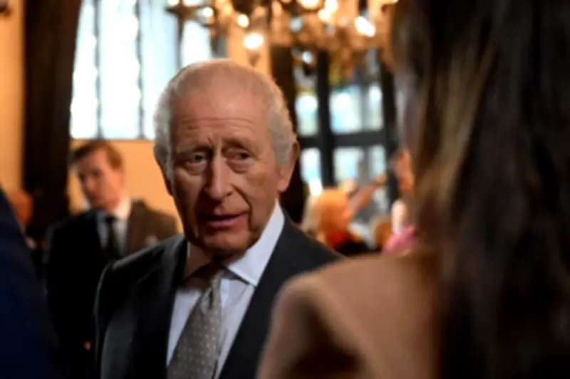 Escándalo de Andrew preocupa a Carlos III y amenaza estabilidad de la monarquía británica