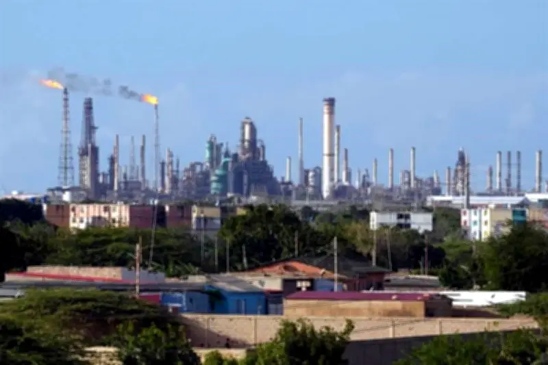 Estados Unidos autoriza a petroleras reanudar operaciones en Venezuela