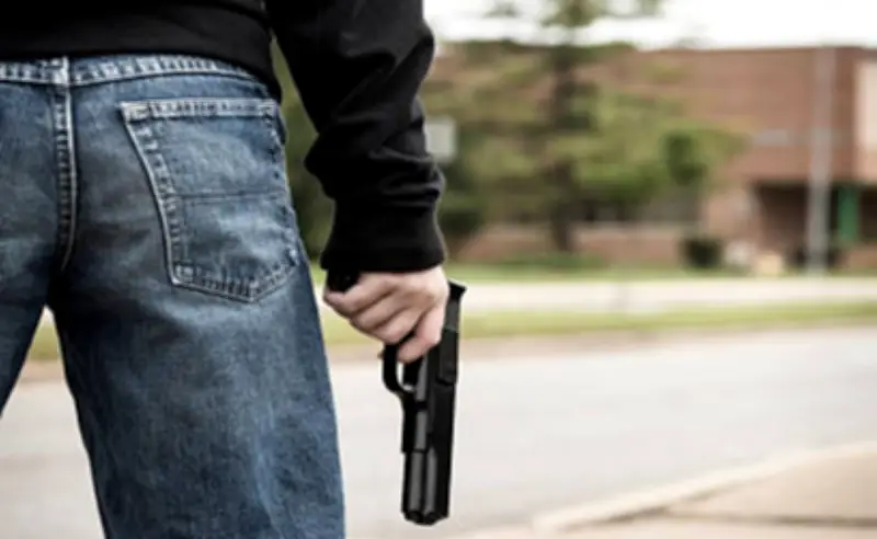 Estudiante mata a guardia en tiroteo en escuela técnica de Rusia; detenido el atacante