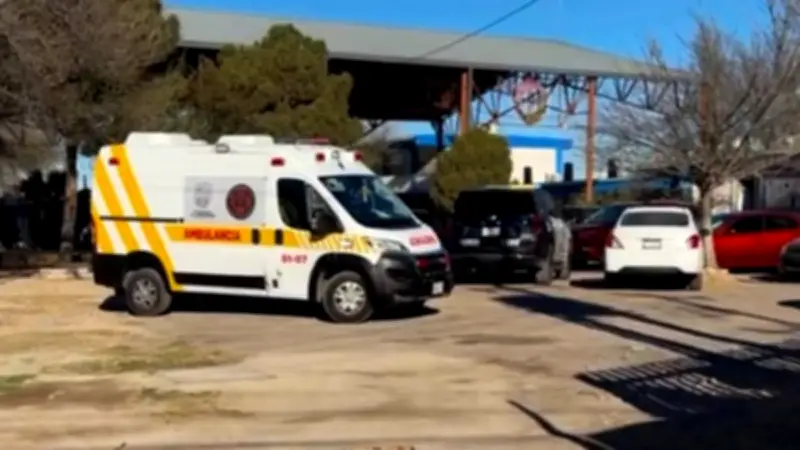 Estudiante se atrinchera en baños escolares para intentar suicidio en Coahuila