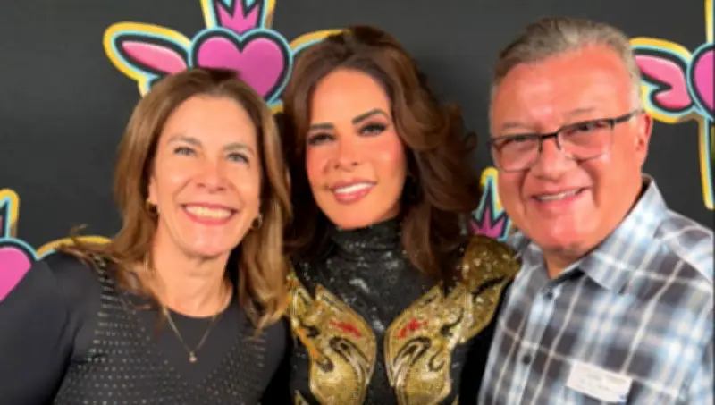 Ex asistente de Pati Chapoy se reúne con Gloria Trevi en duro golpe mediático