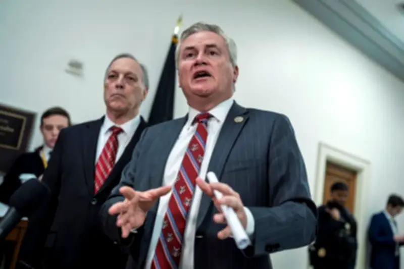 Ex pareja de Epstein solicita indulto a Trump antes de su salida de la Casa Blanca