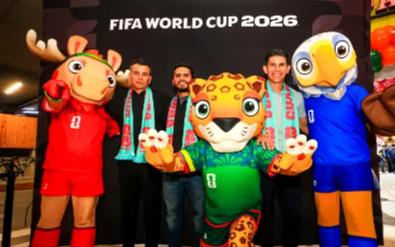 Exfutbolistas y medallista olímpico avivan la fiebre mundialista en Guadalajara