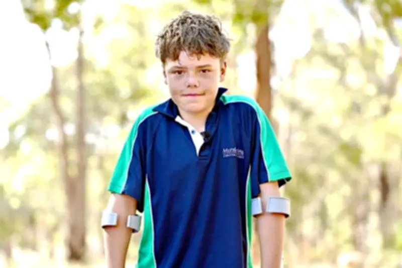 Exhibición de Fuerza Física y Mental en Competencia de Atletismo