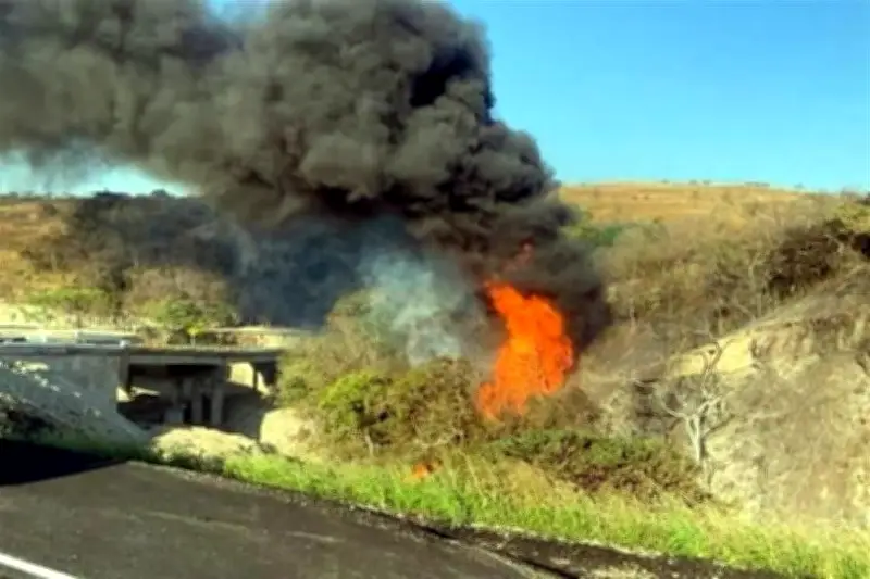 Explosión en Ducto de Pemex en Oaxaca Deja Tres Muertos y Seis Heridos