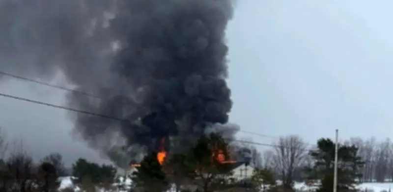 Explosión en iglesia de Nueva York deja múltiples lesionados; investigan fuga de gas