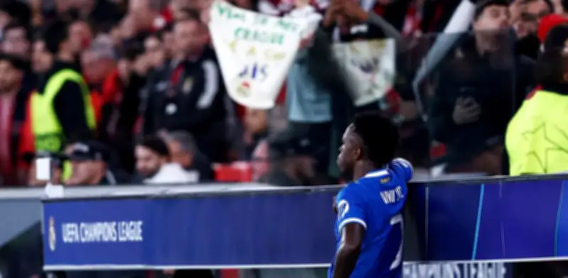 Exárbitro argentino Javier Castrilli acusa a Vinícius de 'provocador serial' y critica sanción UEFA