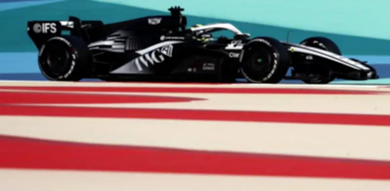 F1 2026: Checo Pérez y Cadillac se preparan para los test finales en Bahréin