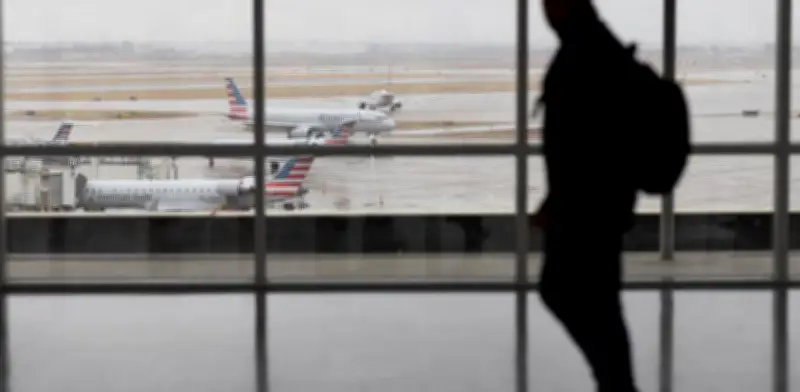 FAA reabre espacio aéreo en El Paso tras alerta por drones de cárteles mexicanos