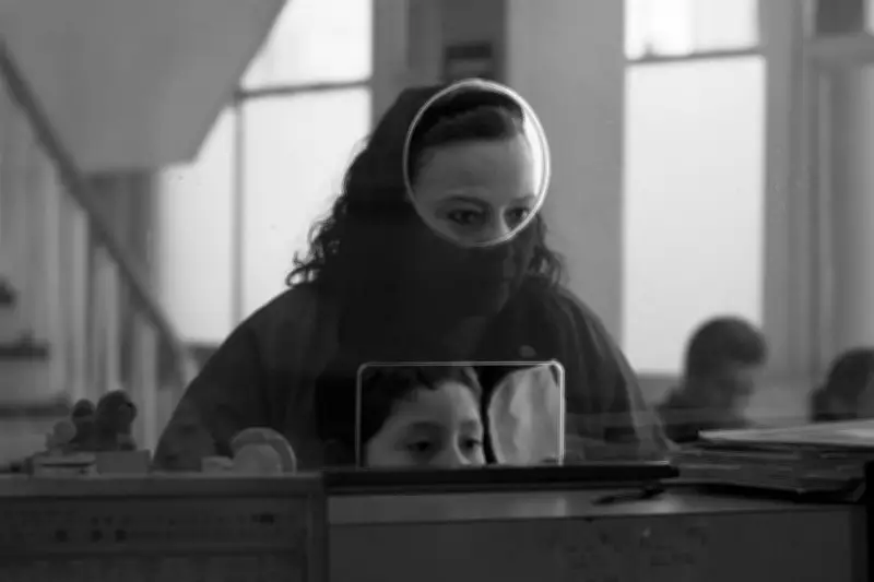 Fernando Eimbcke conecta con las infancias en su nueva película 'Moscas'