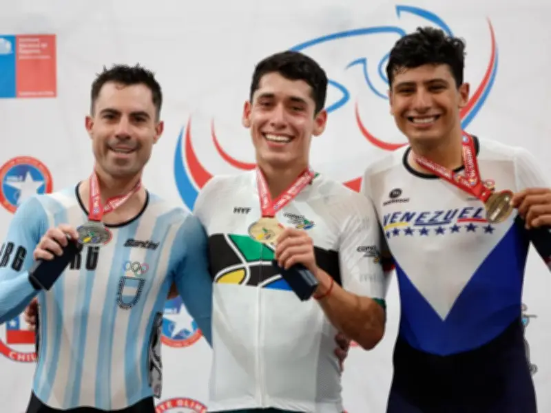 Fernando Nava y Sebastián Ruiz brillan en Panamericano de Ciclismo de Pista Chile 2026
