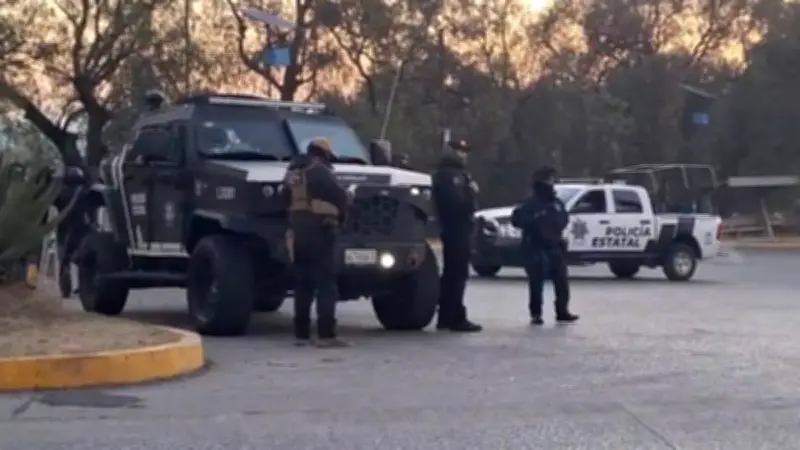 FGJEM detiene a 33 personas en operativo en planta de Cruz Azul en Tula