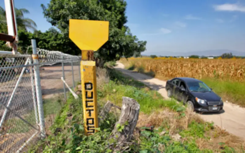 FGR en Jalisco asegura cargamento de huachicol y tractocamiones en Tlaquepaque