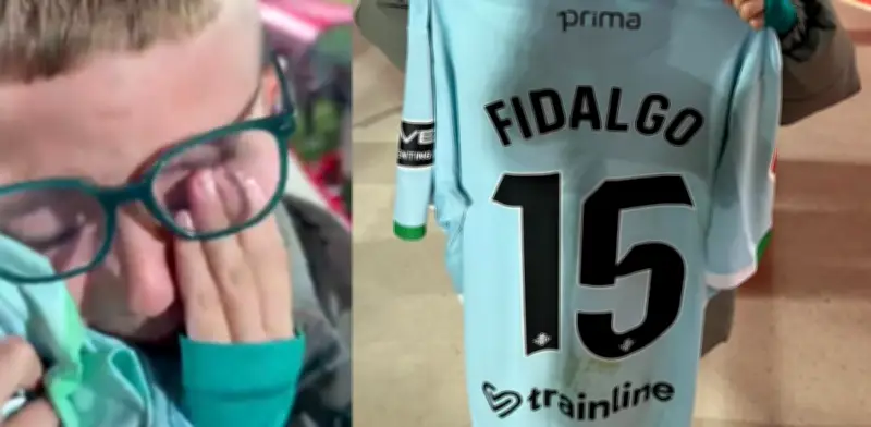 Fidalgo conmueve a España: regala su playera a 'Guille', un niño del Betis que llora de emoción