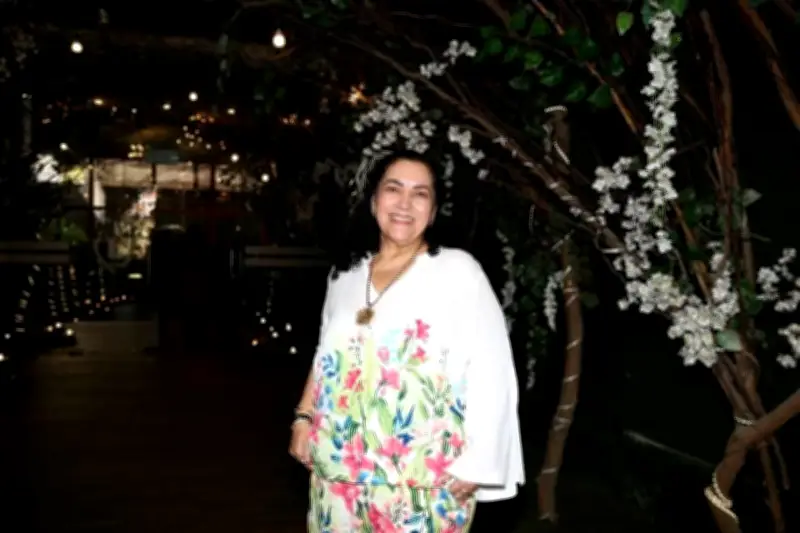 Fiesta para Silvia: Celebración en honor a una figura destacada en la comunidad