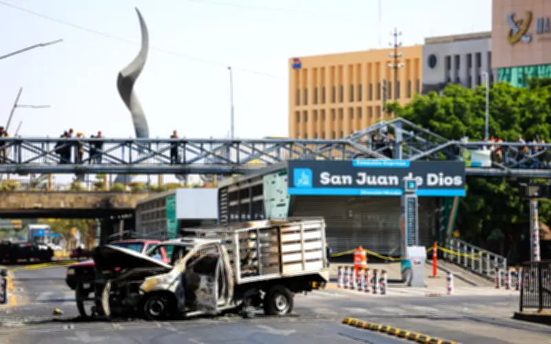 Fiscalía de Jalisco insta a denunciar daños y quemas tras bloqueos violentos