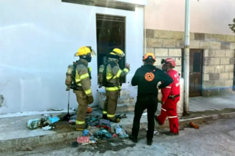 Flamazo en Monterrey deja seis lesionados, bomberos controlan incendio en taller