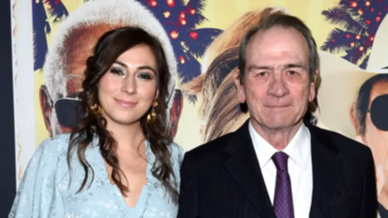 Forense confirma muerte de Victoria Jones, hija de Tommy Lee Jones, por sobredosis de cocaína