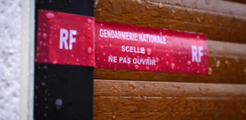 Francia conmocionada: hallan dos bebés recién nacidos en refrigerador