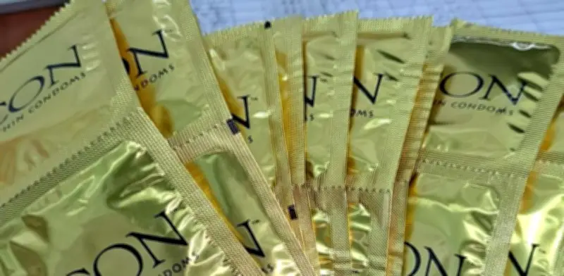 Francia implementará condones gratuitos para jóvenes de 18 a 25 años en farmacias