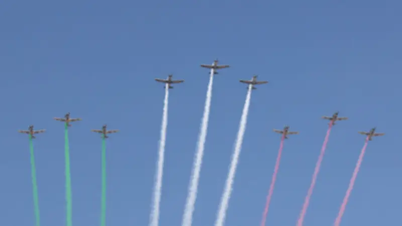 Fuerza Aérea Mexicana realiza vuelos de preparación en CDMX para el Día de la Bandera