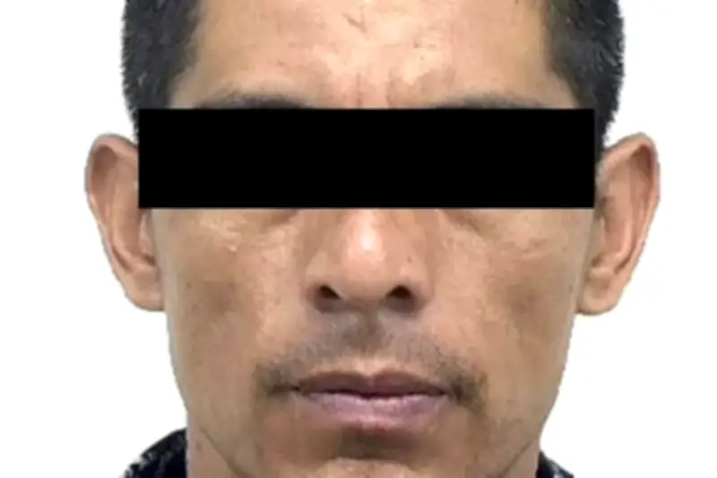 Fugitivo es capturado tras caer de azotea en intento de huida