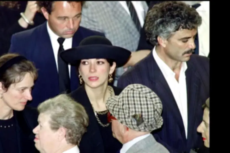 Ghislaine Maxwell, cómplice de Epstein, solicita indulto presidencial en EE.UU.