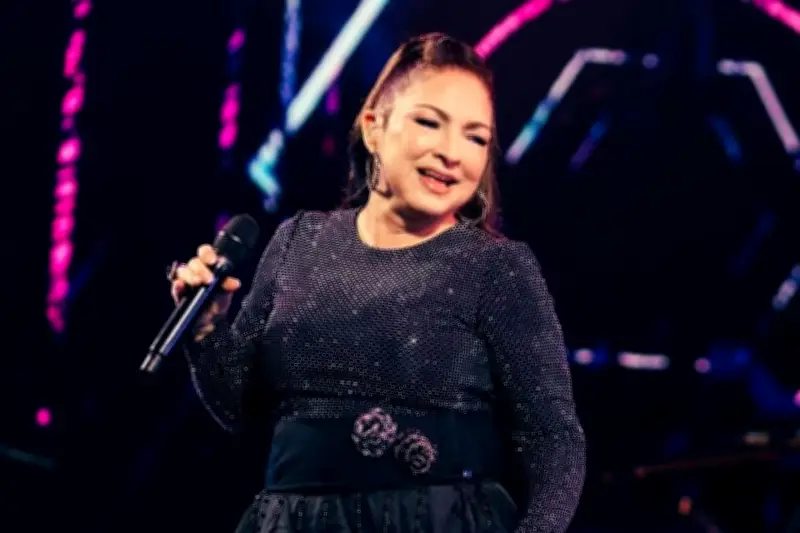 Gloria Estefan ilumina el inicio del Festival de Viña del Mar 2026 con su energía