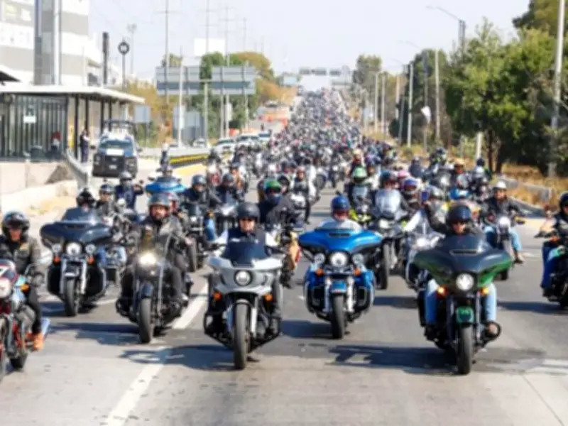 Gobernador de Puebla se une a 6 mil motociclistas en Mega Rodada para impulsar turismo