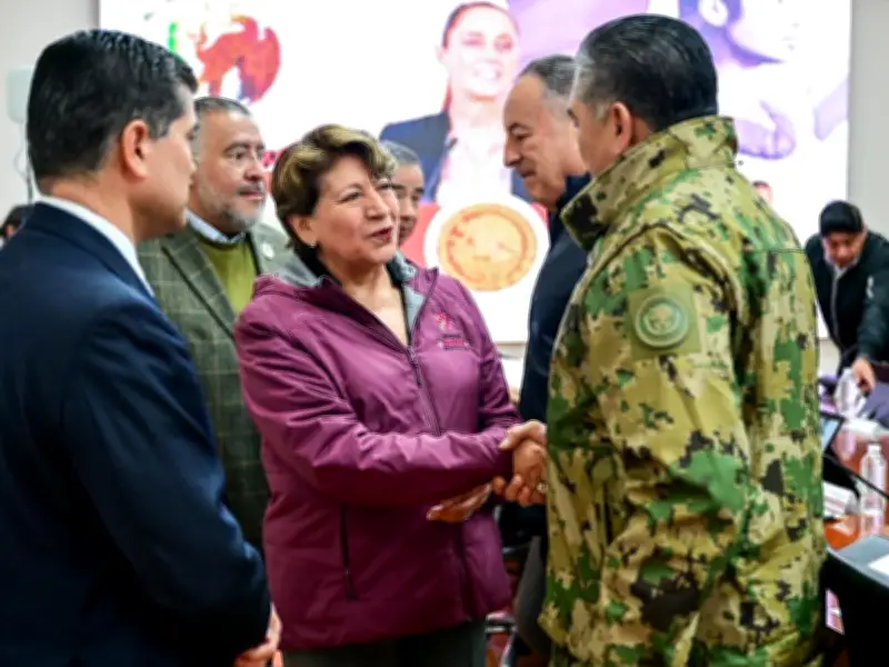 Gobernadora Delfina Gómez recibe al Vicealmirante Escobedo en Mesa de Paz