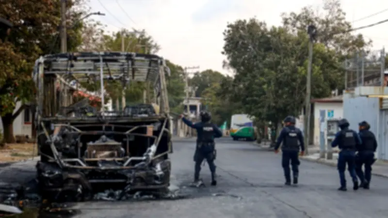Gobernadores activan protocolos de seguridad tras violencia desatada por muerte del 'Mencho'