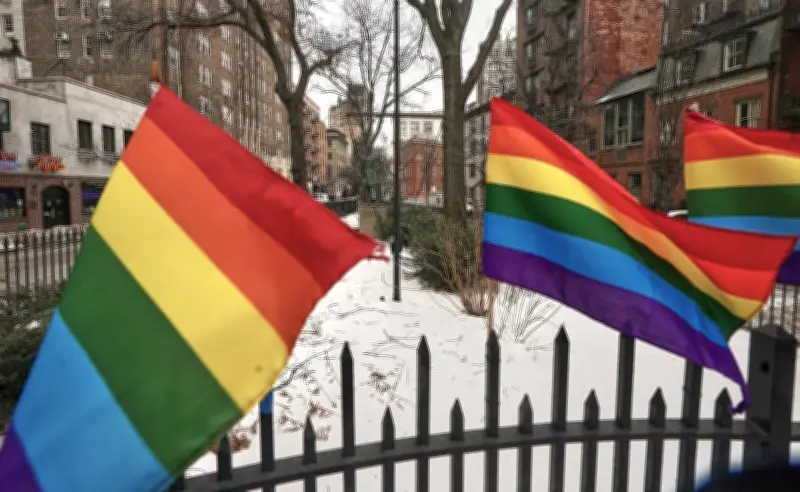 Gobierno de Trump retira bandera LGTBI de monumento Stonewall en Nueva York