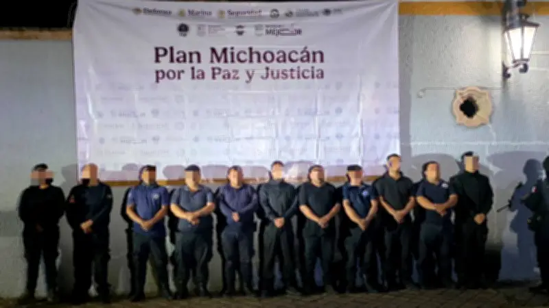 Golpe a la policía en Ecuandureo: detienen a director y 10 agentes vinculados al CJNG tras bloqueos