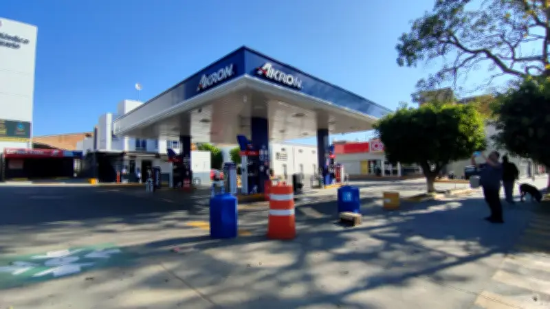 Guadalajara semiparalizada tras narcobloqueos: 58 muertos, fuga en penal y Código Rojo