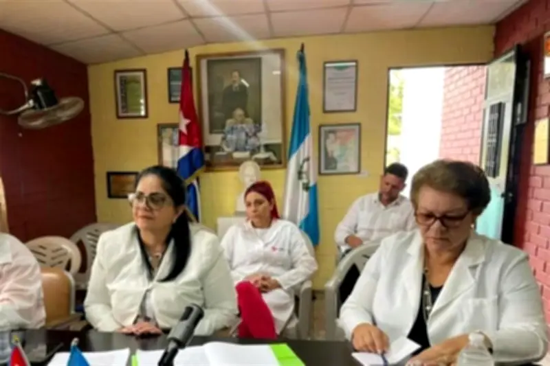 Guatemala Anuncia Fin a Contratación de Médicos Cubanos en Programa de Salud