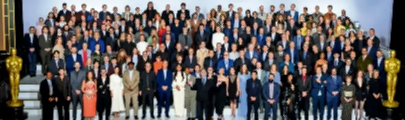 Guillermo del Toro brilla en el almuerzo de los Oscar 2026 con Frankenstein